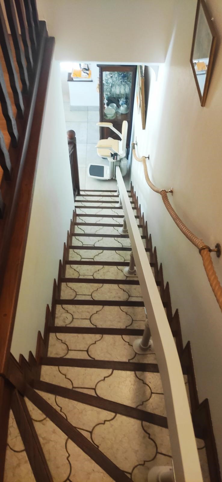 Installation d’un monte-escalier courbe intérieur Acorn à Bayonne