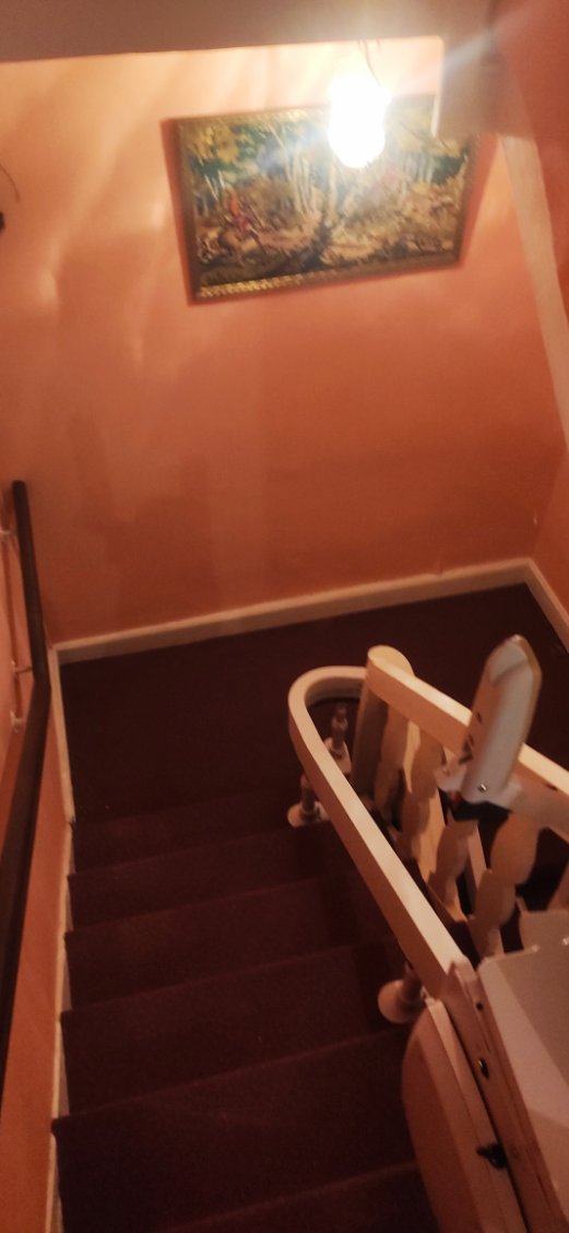 installation d'un monte-escalier courbe Acorn à Lourdes