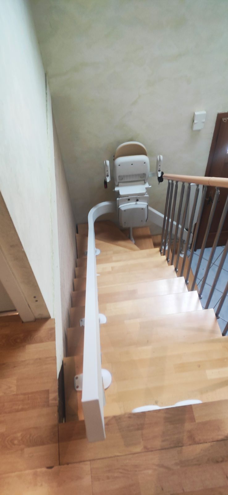 Monte-escalier courbe