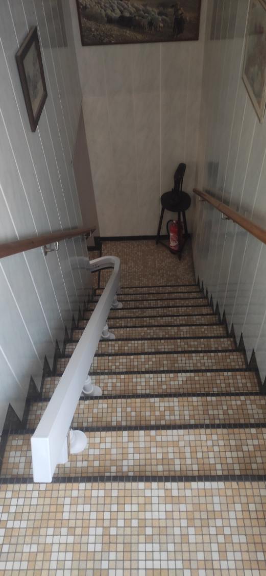 Installation d'un monte-escalier courbe Acorn à Oloron